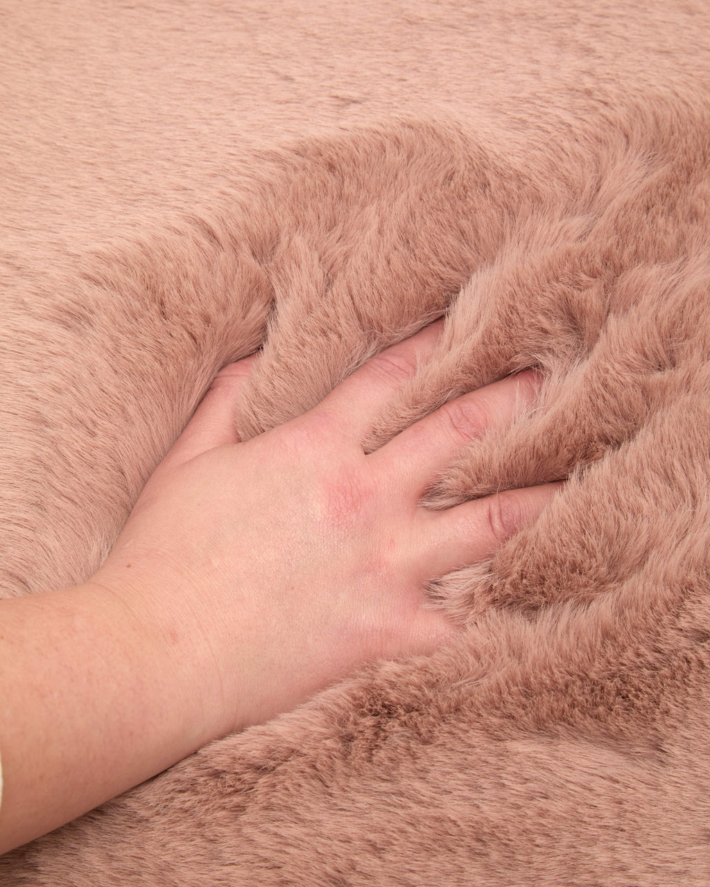 SUPER LUXE FAUX FUR BLUSH